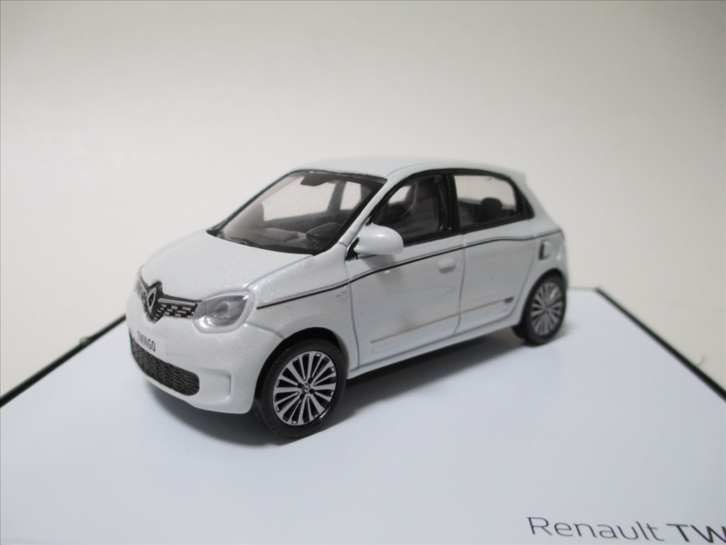 REN17 VOITURE 1/43 NOREV : RENAULT Twingo I Rouge 1993